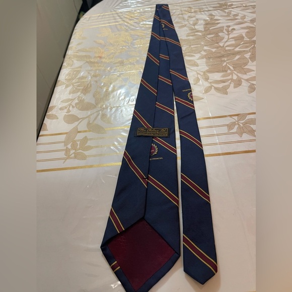 New Condition WM Chelsea New York Necktie Tie Mens NEW ENGLAND FINANCIAL - Picture 4 of 6